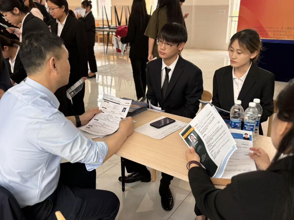 黄河入海处 服务启新程--山东胜利职...